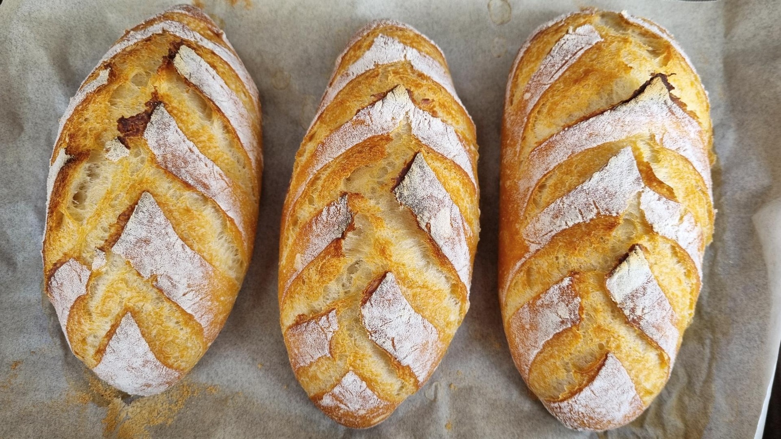 4-Ingredient Bread Rolls - Crispy & Airy