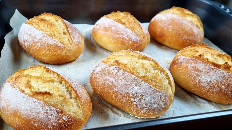 Semolina Bread Rolls - Crispy, Airy, Absolutely Perfect