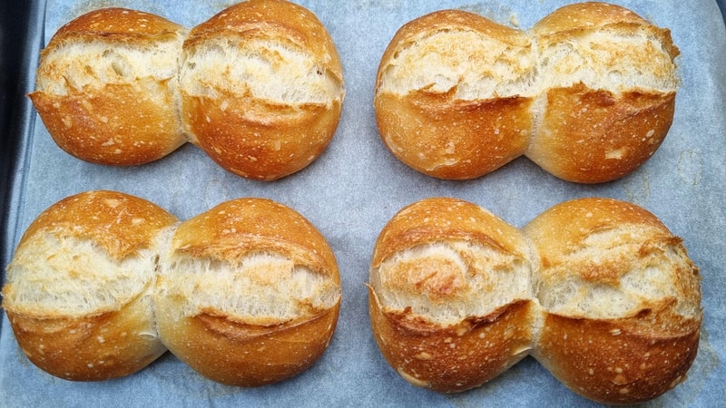 Sharing Bread Rolls by Food Language